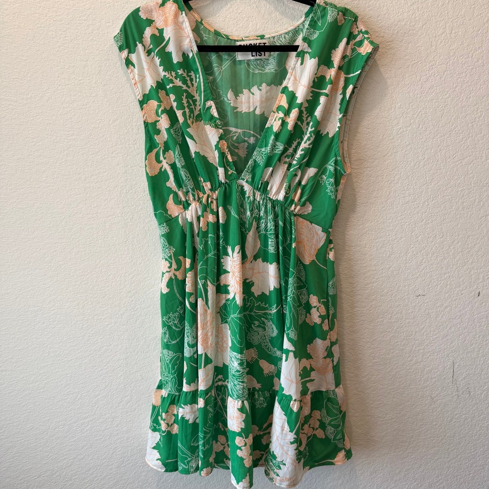 Bucket List Green Floral V-Neck Empire Waist Ruffle Mini Dress Medium D4101